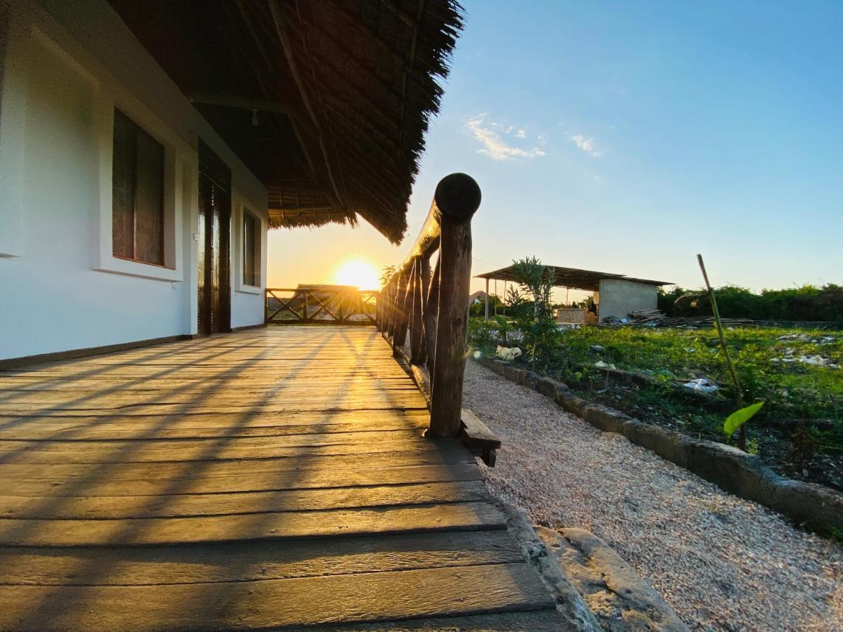 Bed and Breakfast Habibis Bottle House Nungwi Exterior foto